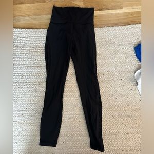 LULULEMON - WUNDER UNDER with lace detail size 2